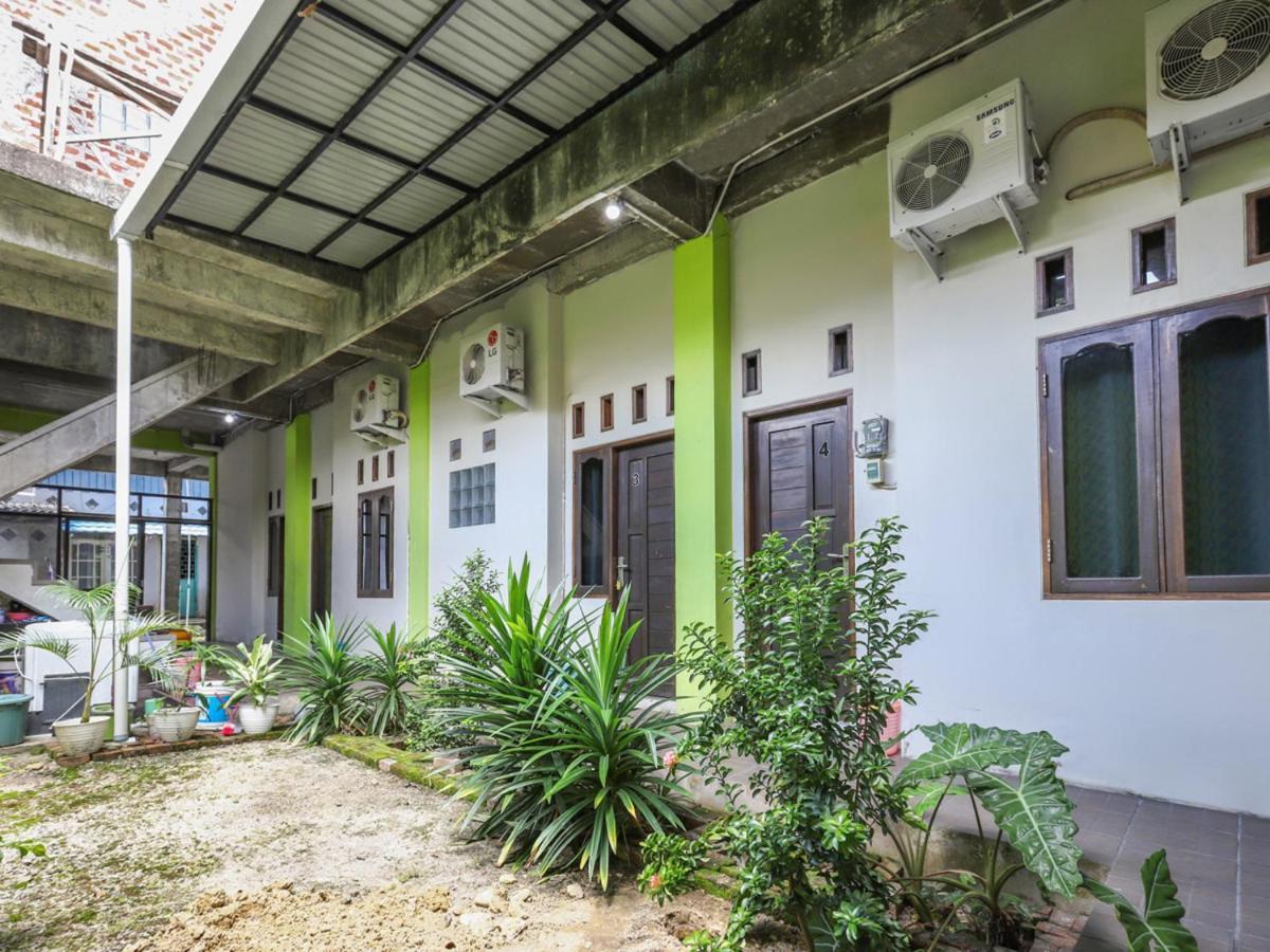 Hotel Oyo 3830 Dfarys Gh Syariah Balikpapan  Zewnętrze zdjęcie